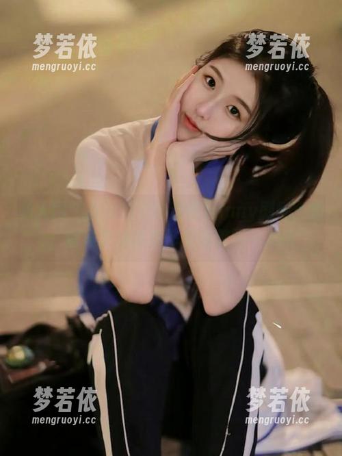 秀人网 - 在线畅游陈梵妮Fanny剧情合集，沉浸在她摄影作品的美丽中.txt-梦若依