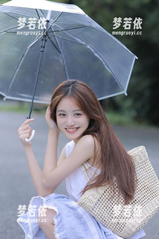 秀人网 - 从容优雅到时尚风采，韩珊珊短裤写真原图作品集大揭秘！.txt-梦若依