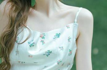 秀人网 - 揭秘麦田的私房写真，皮衣Look竟然如此惊艳的图片！.txt
