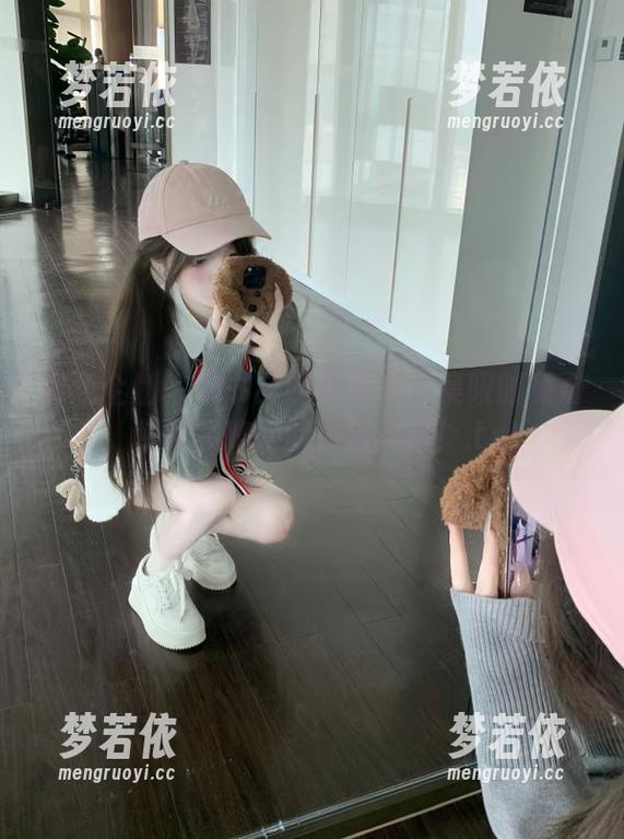 紧急企划 - 林书辞制服写真合集限时免费，快来领略她的独特风格！.txt-梦若依