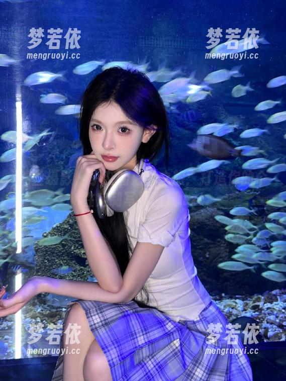 纳丝摄影 - 小艾的温柔之旅：打造你的个性定制写真图集.txt-梦若依