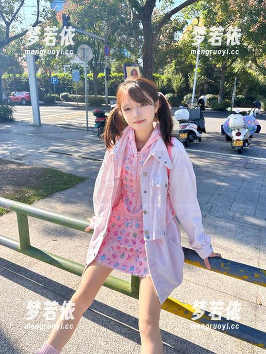 美媛馆 - 一起探索Love陆瓷的睡衣写真，免费分享她的时尚灵感与性感魅力！.txt-梦若依