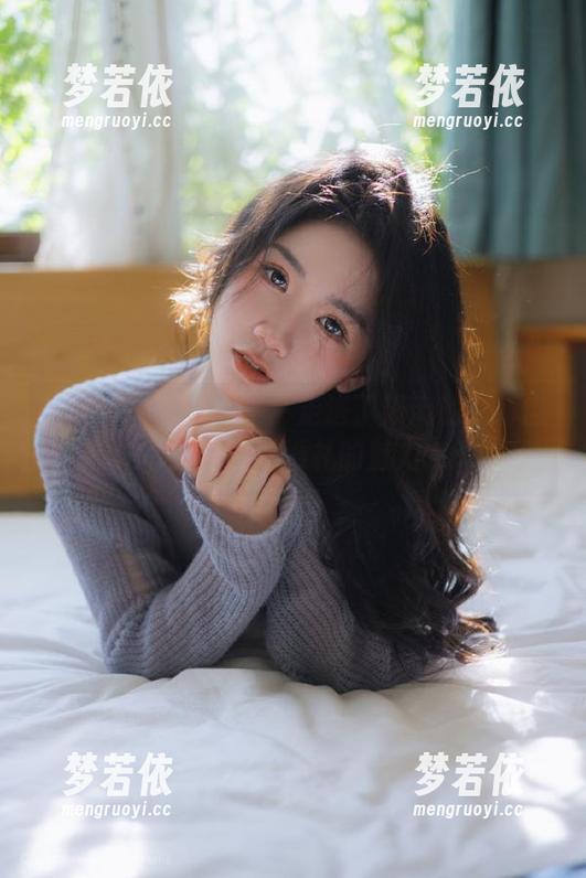 美媛馆 - 最新图集：走进丁筱南的花嫁世界，感受浪漫婚礼的魅力.txt-梦若依