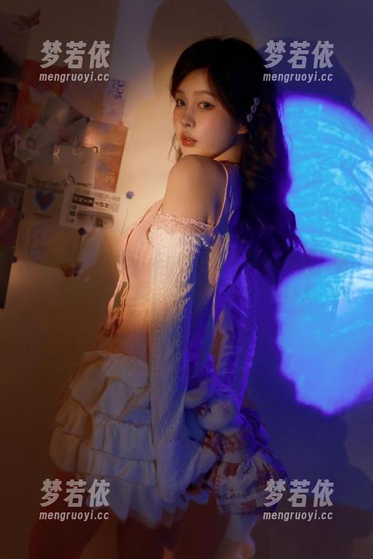 美媛馆 - 子纯儿Annie最新旗袍图册，绽放经典之美，尽显女性风范.txt-梦若依
