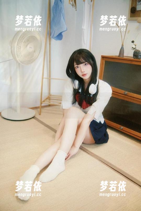 美媛馆 - 高清写真新资源上线：糯美子Mini美腿系列为你带来极致视觉享受！.txt-梦若依