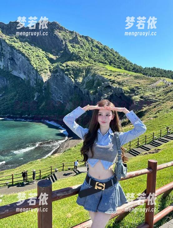 美媛馆 - 糯美子制服主题写真在线发布，带你领略独特的美学图片.txt-梦若依
