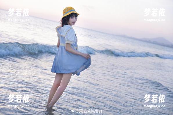 艾西Aiwest全新裤里丝写真作品，精彩图包免费下载等你来领！.txt-梦若依