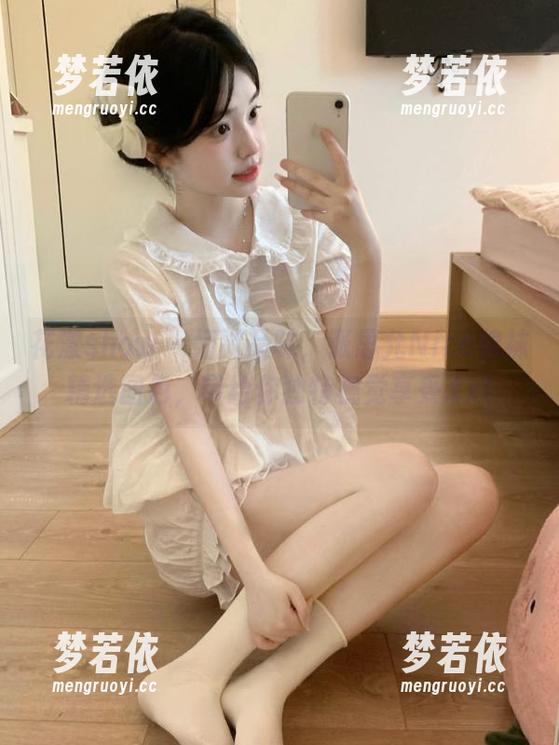 花漾show - 细腻品味，张思允Nice棉袜精选图包，带给你独特视觉享受.txt-梦若依