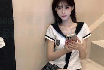 花漾show - 观看易阳Silvia美足的作品，图片记录下每个动人的瞬间，让你心动不已！.txt