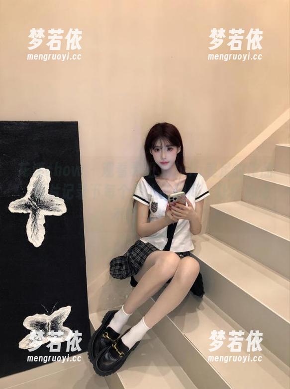 花漾show - 观看易阳Silvia美足的作品，图片记录下每个动人的瞬间，让你心动不已！.txt-梦若依