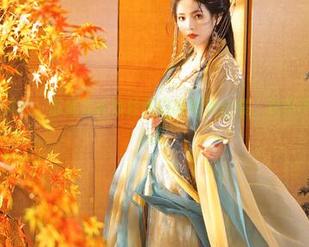 无圣光摄影风格，苏嫣嫣阿姨甘雨花嫁写真合集，绝美不容错过！.txt