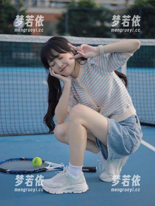 微密圈 - 探索若若老师的校园写真作品合集，感受青春摇曳的瞬间.txt-梦若依