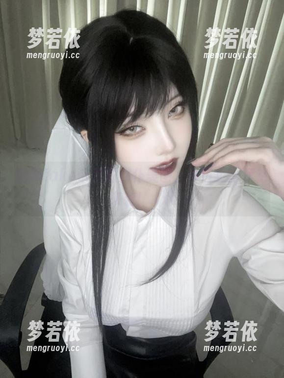 菌烨tako带来的女仆美图，今日更新惊艳来袭！.txt-梦若依