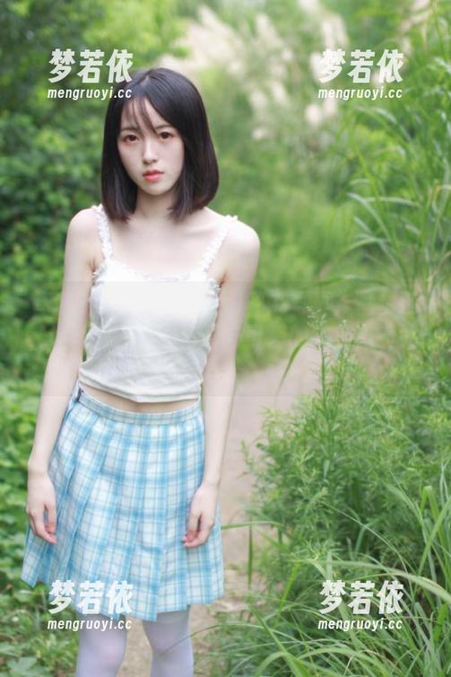 蜜桃社 - 萌美Moemi秘书写真作品精选，诠释了什么叫青春与可爱的完美邂逅！.txt-梦若依
