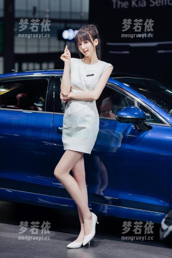 蜜桃社 - 铃木的时尚之路：高跟鞋写真合集，完美演绎独特的个人风格.txt-梦若依
