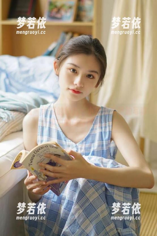 袜啵啵 - 细腻的色彩：小安涂指甲油写真合集中的美丽瞬间.txt-梦若依