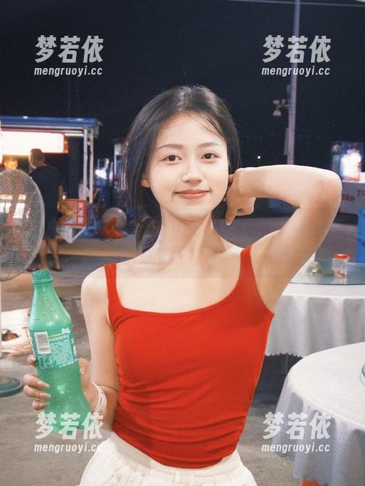 袜啵啵 - 瑶瑶白丝写真集崭新更新，甜美可爱的模样让你心动不已！.txt-梦若依
