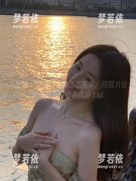 袜啵啵 - 糯米运动鞋动态写真：用图片诠释她的独特作品风格.txt-梦若依