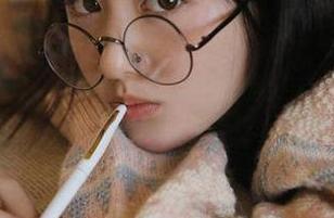 袜涩 - Ivy妹妹私房写真集：精选瞬间，颜值与艺术的完美结合！.txt