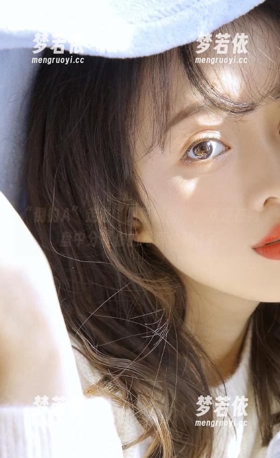 “倒钩A”走进“见新摄影”，欢迎在网盘中分享你的写真体验.txt-梦若依