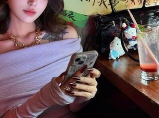 语画界 - 全套图集揭秘：言沫如何驾驭牛仔裤时尚元素.txt