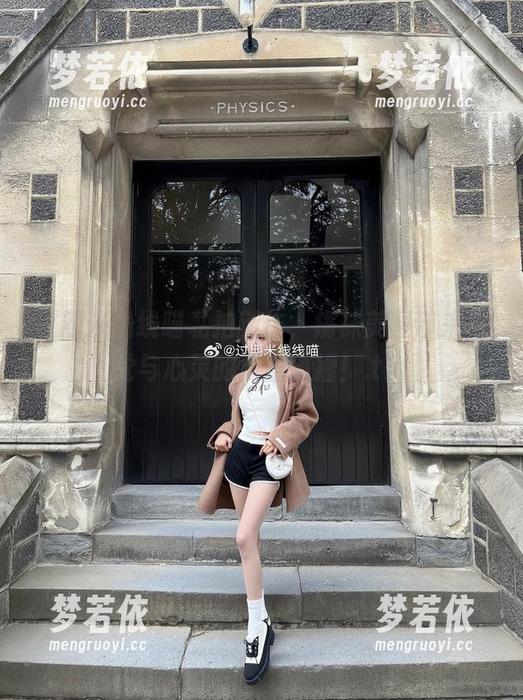 过期米线线喵私拍新作，痛袜美图带来视觉与心灵的双重碰撞！.txt-梦若依