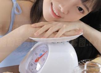 微密圈 - 铁锤姐姐黑与红视觉秀，独特风格的写真作品合集与套图.txt
