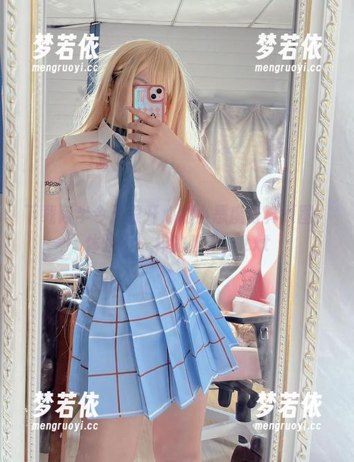 下载阿半今天很开心的小恶魔写真原图，体验不一样的魅力！.txt-梦若依
