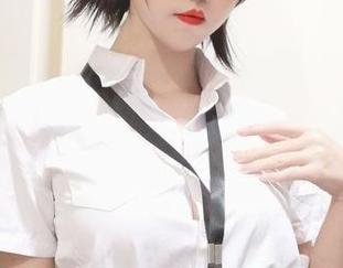 阿薰kaOri的小薰喝牛奶，竟然能用美图和套图展现出如此独特的视觉享受，不服不行！.txt
