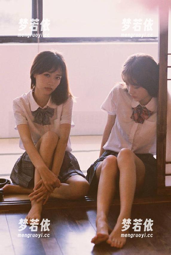 微密圈 - 探秘雪怡妹纸的长腿写真，绝美原图展现她的优雅气质！.txt-梦若依