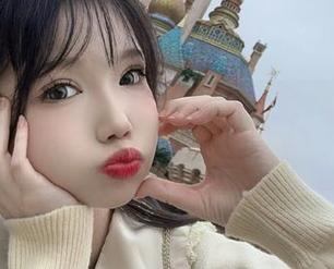 探索雪晴嘟嘟的黑色摄影艺术，网盘下载获取完整作品！.txt