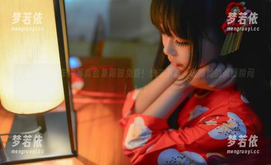 雪琪SAMA车内写真合集限时免费！快来下载，收集她的美丽瞬间！.txt-梦若依