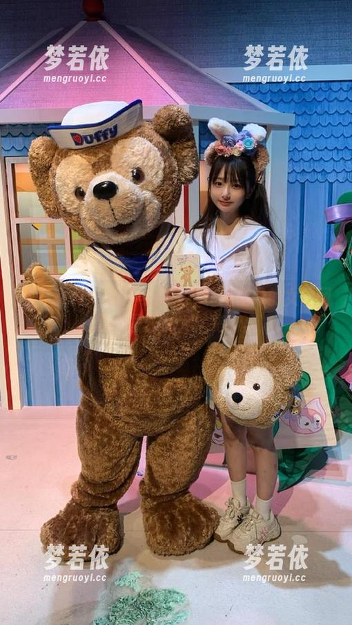 青丘女神 - 浪漫与优雅：星星主导的女仆风格套图作品大揭秘.txt-梦若依