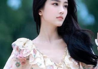 青豆客 - Kiren_程程程带你进入粉色幻想：写真集与完美原图的结合.txt