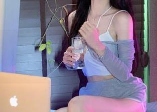 青豆客 - 柔美与力量交织：易阳豹纹写真图片资源跃然纸上.txt