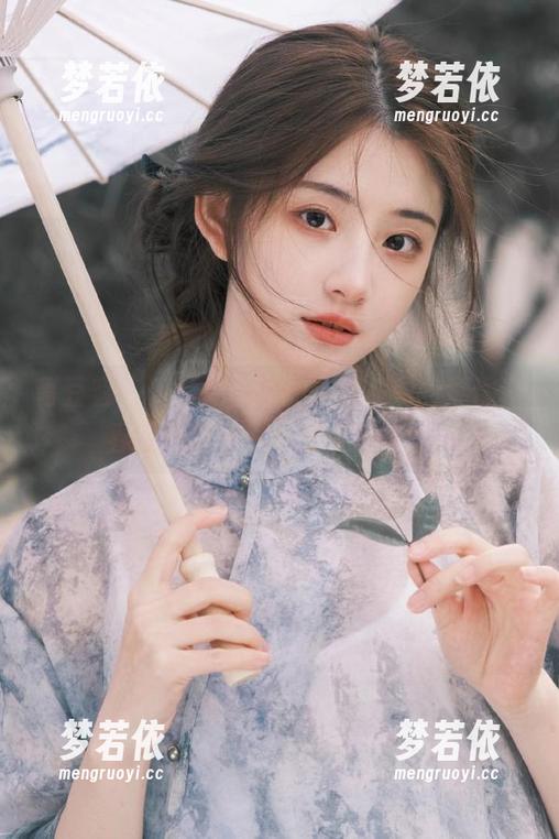青豆客 - 少女杨诺依的在线美图，展现青春绽放的每一个动人瞬间.txt-梦若依
