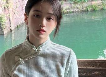 青豆客 - 新鲜出炉！白一晗厨娘套图更新，热爱美食的你绝对不能错过.txt