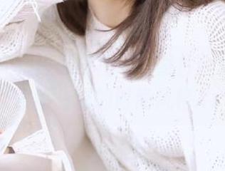 青豆客 - 程彤颜短裙写真照片合集，让你领略不一样的时尚风格.txt