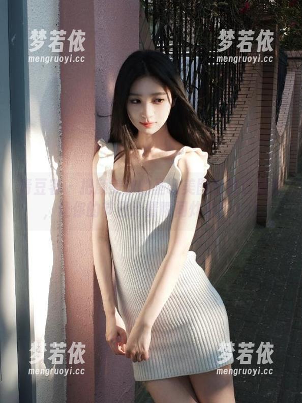 青豆客 - 把颜美汐的圣诞美图装进口袋里，让你的节日心情瞬间炸裂！.txt-梦若依