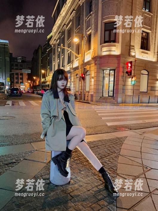 青豆客 - 黄可christine夏天独特写真合集资源，仿佛把你带回灿烂的暑期时光.txt-梦若依