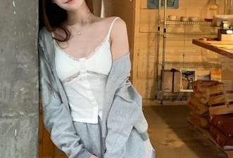魅妍社 - 令人心动的私房写真：美昕Yumi女孩的作品散发出无限魅力与灵动.txt