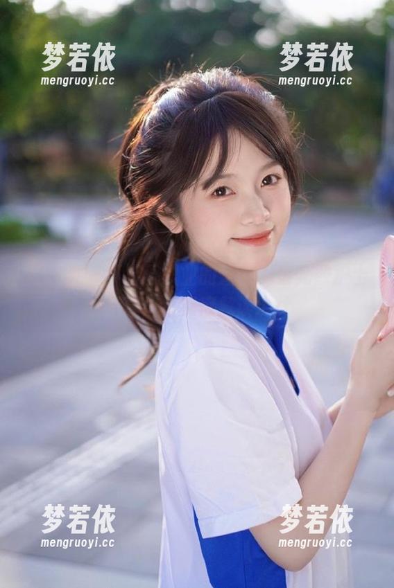 微密圈 - 不止于职业的魅力，黎允熙护士写真合集深度解读.txt-梦若依